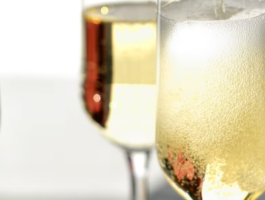 Copa de espumoso Clàssic Penedès con burbuja fina